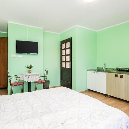 Cozy Apartment In Starigrad With House Sea View المظهر الخارجي الصورة