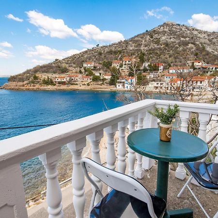 Cozy Apartment In Starigrad With House Sea View المظهر الخارجي الصورة