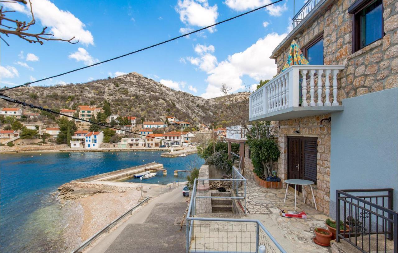 Cozy Apartment In Starigrad With House Sea View المظهر الخارجي الصورة