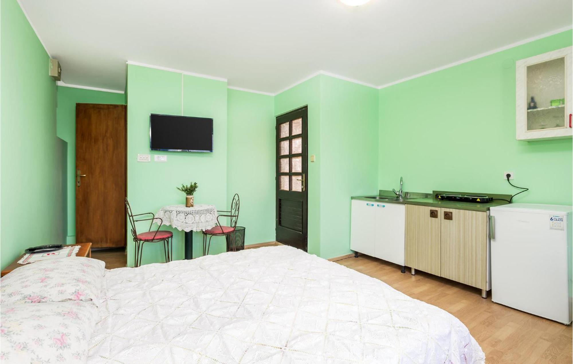 Cozy Apartment In Starigrad With House Sea View المظهر الخارجي الصورة