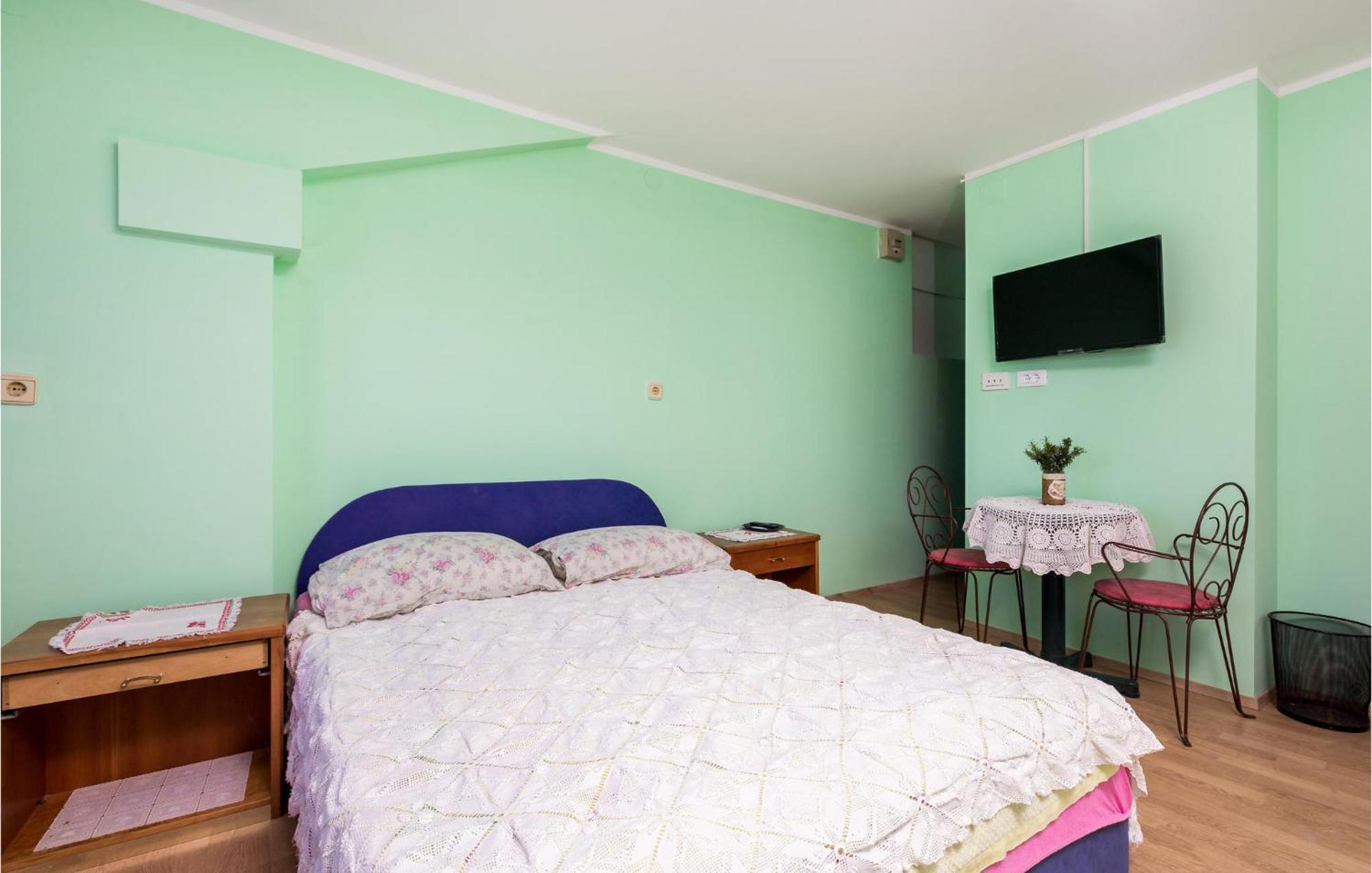 Cozy Apartment In Starigrad With House Sea View المظهر الخارجي الصورة